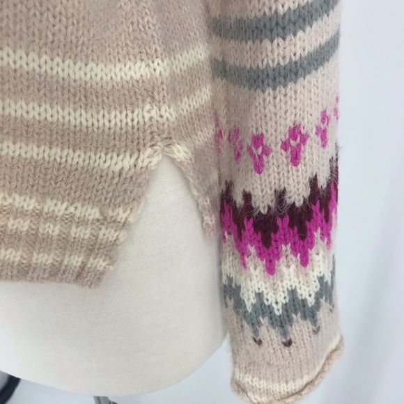 Light Pink NWT Angora-like sweater Flared sleeves - Picture 6 of 7